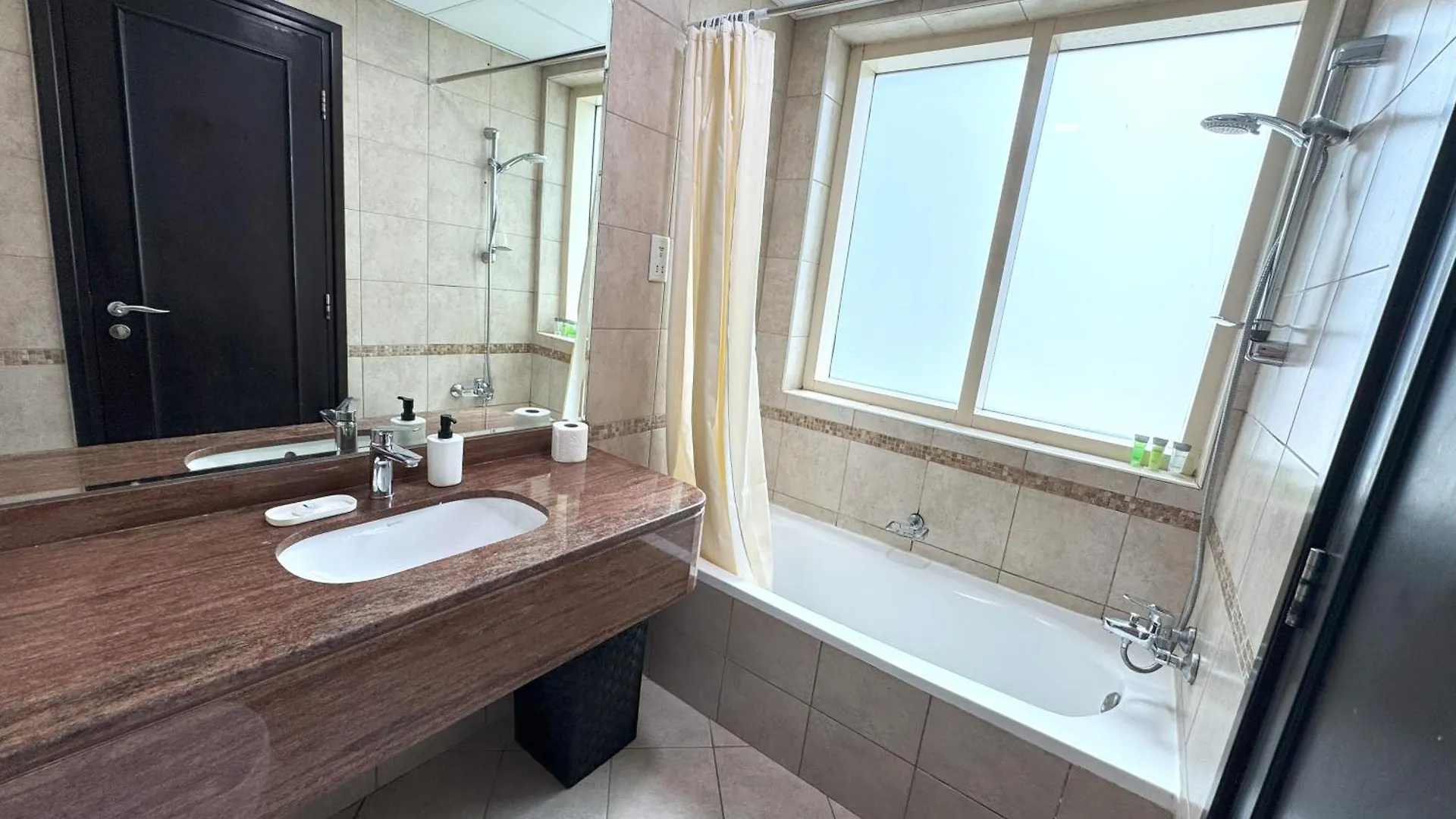 Sunrise Homes - A Lovely Studio Near Jbr Beach Dubai 0*,